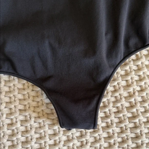 Set of 2 SKIMS Short-Sleeve Thong Bodysuit Duo - Black & Cream L/XL - Picture 7 of 9